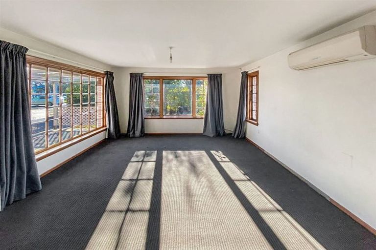 Photo of property in 65 Yaldhurst Road, Sockburn, Christchurch, 8042
