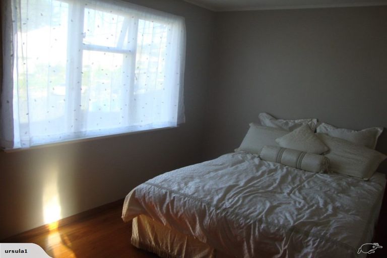 Photo of property in 76- 78 Sievers Grove, Cannons Creek, Porirua, 5024