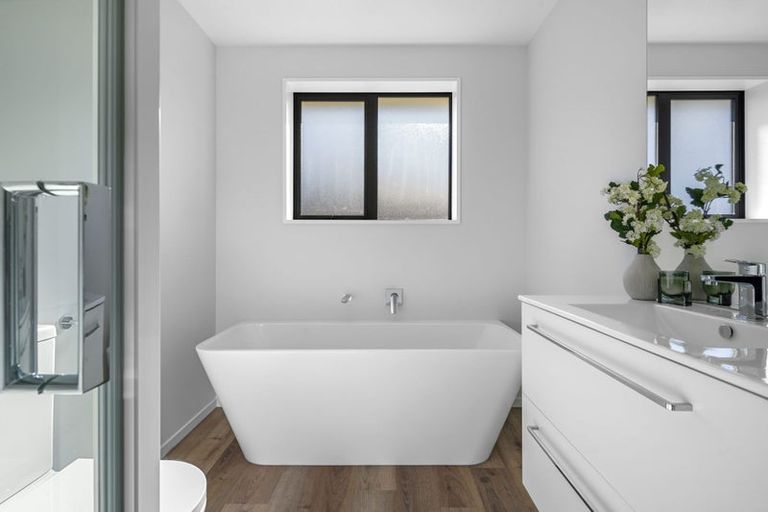 Photo of property in 28 Blakely Street, Amberley, 7410