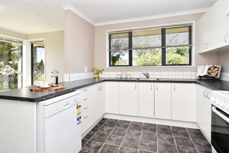 Photo of property in 40 Medina Crescent, Parklands, Christchurch, 8083