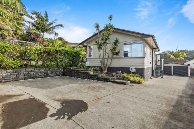 Photo of property in 8 Spinella Drive, Bayview, Auckland, 0629