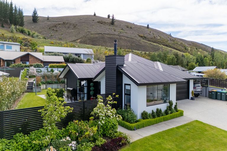 Photo of property in 76 Shields Street, Clyde, 9330