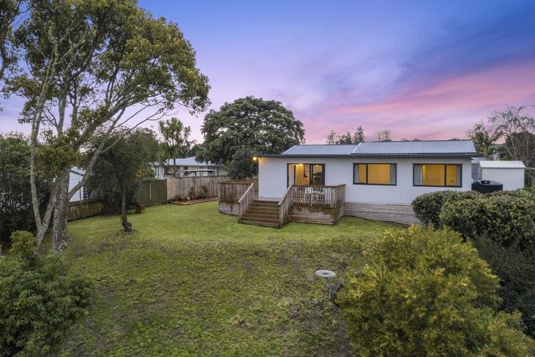 Photo of property in 7a Taioma Crescent, Te Atatu Peninsula, Auckland, 0610