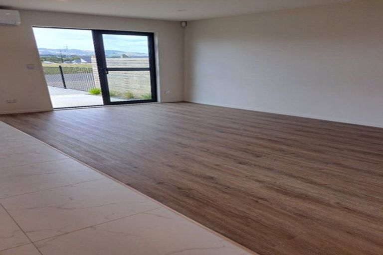 Photo of property in 20 Rorotu Avenue, Karaka, Papakura, 2113