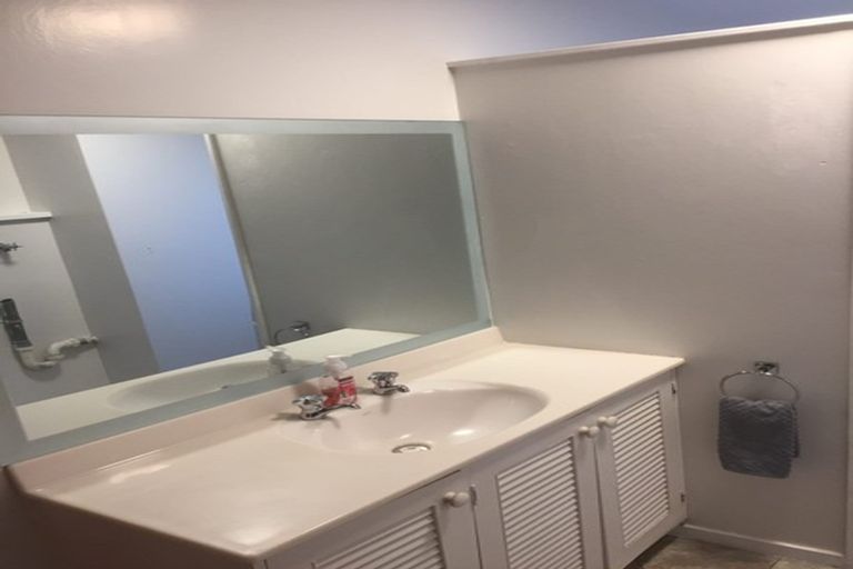 Photo of property in 218u2 Onepu Road, Lyall Bay, Wellington, 6022