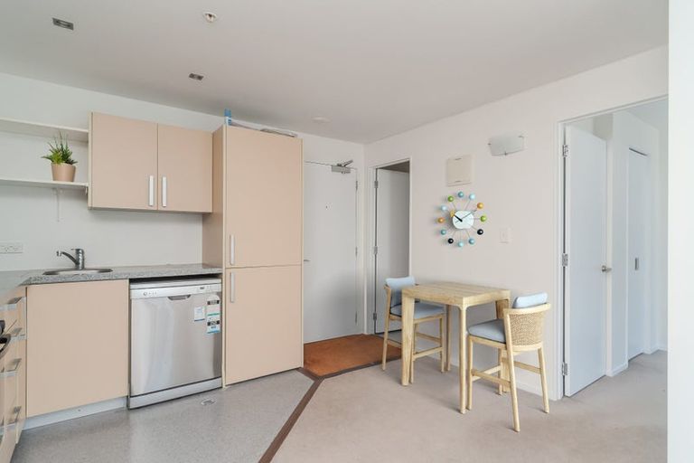 Photo of property in Dual Apartments, 406/142u Vivian Street, Te Aro, Wellington, 6011