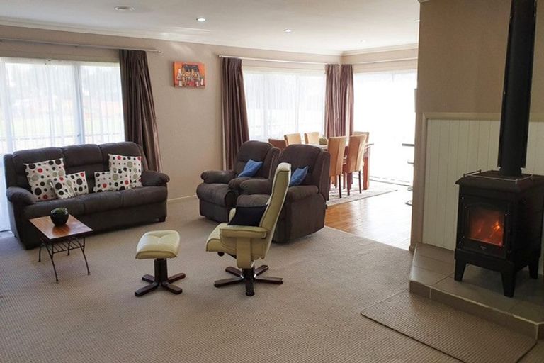 Photo of property in 13 Craig Street, Stratford, 4332