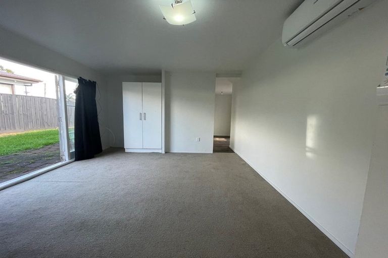 Photo of property in 43 Hallberry Road, Mangere East, Auckland, 2024