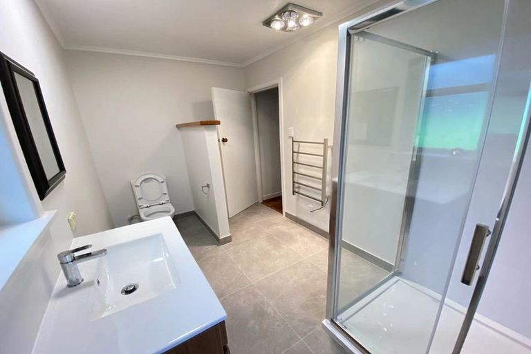 Photo of property in 10 Tahi Terrace, Glen Eden, Auckland, 0602