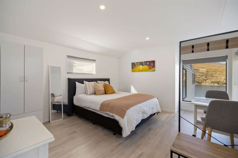 Photo of property in 22 Golden Terrace, Queenstown, 9300