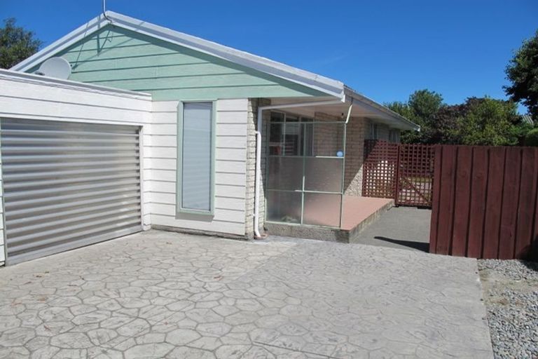Photo of property in 44 Prestons Road, Redwood, Christchurch, 8051