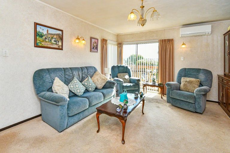 Photo of property in 8 Capella Place, Manurewa, Auckland, 2102