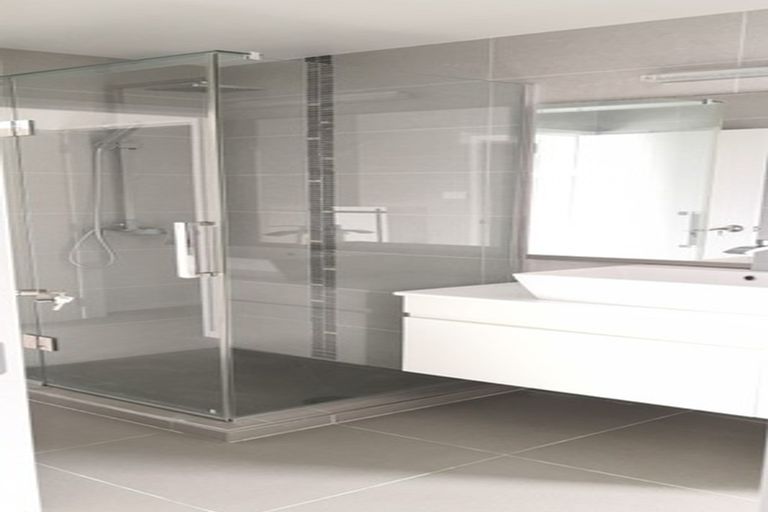 Photo of property in 17a Richard Avenue, Bucklands Beach, Auckland, 2014