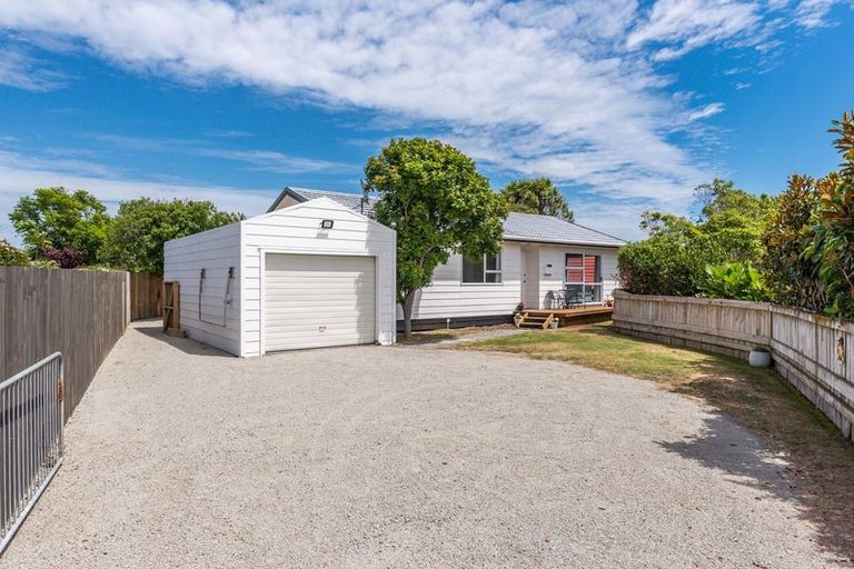 Photo of property in 73 Langdale Avenue, Paraparaumu, 5032