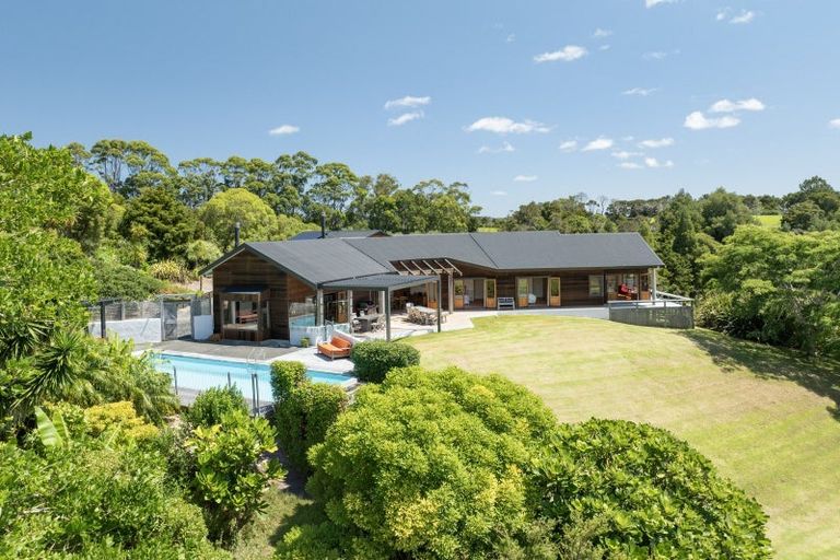 Photo of property in 193 Shegadeen Road, Wharehine, Wellsford, 0973