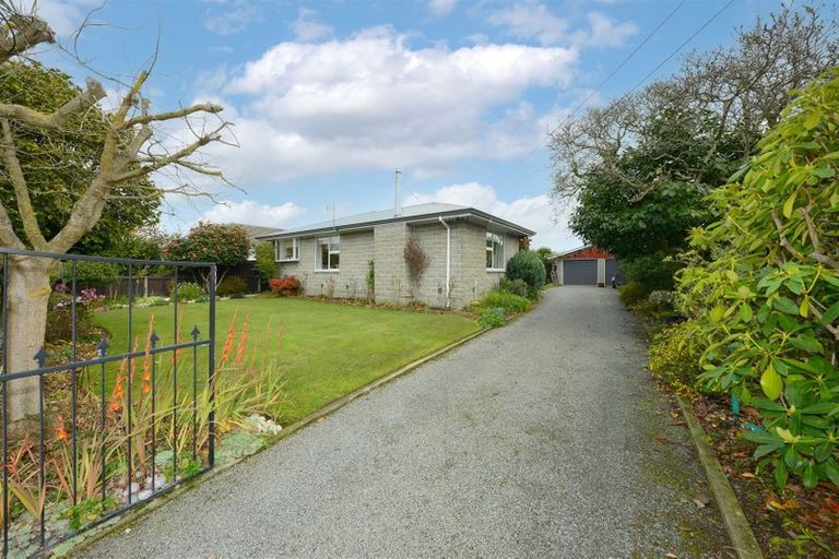 Photo of property in 33 Tintern Avenue, Avonhead, Christchurch, 8042