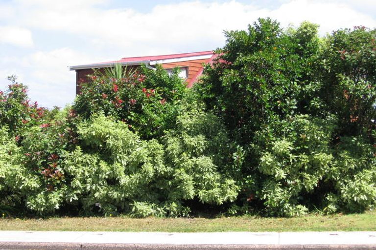 Photo of property in 23 Geoffrey Road, Torbay, Auckland, 0630