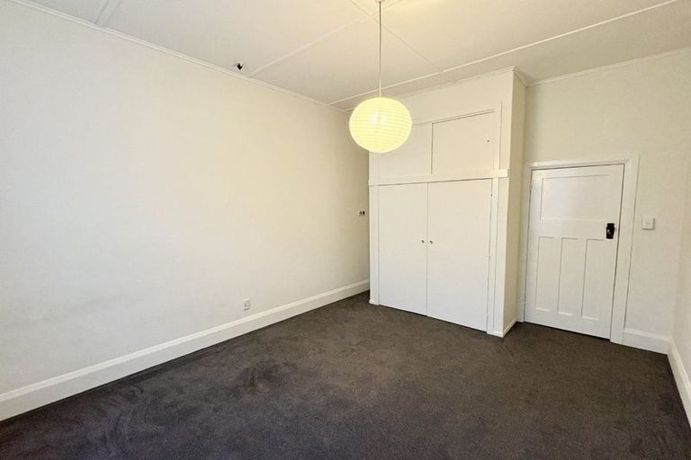 Photo of property in 123 Onepu Road, Lyall Bay, Wellington, 6022