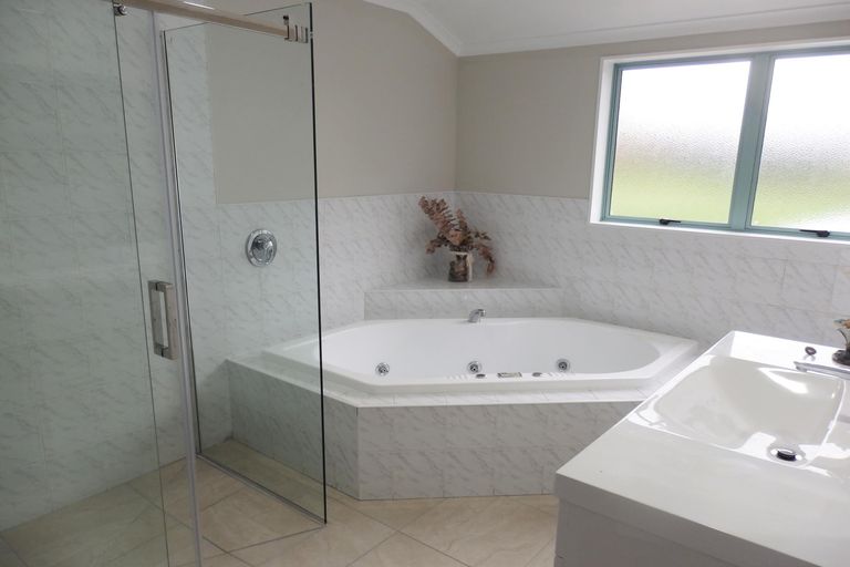 Photo of property in 204 Racecourse Road, Cambridge, 3493