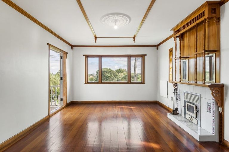 Photo of property in 108 Eversleigh Road, Belmont, Auckland, 0622