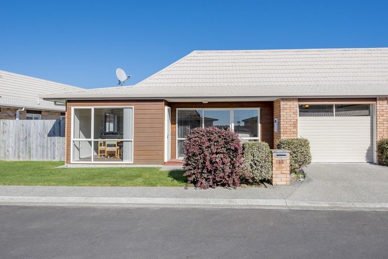 Photo of property in Rangeview Villas, 22/9 Fuller Close, Levin, 5510