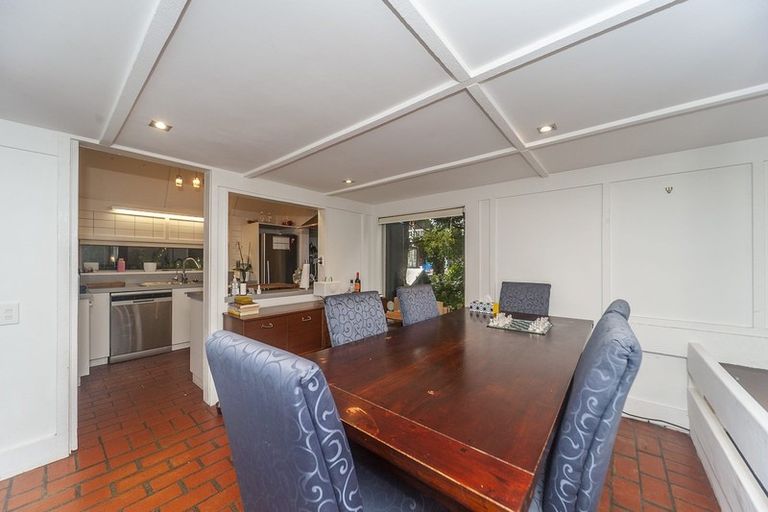 Photo of property in 64 Ranui Crescent, Khandallah, Wellington, 6035