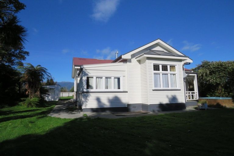 Photo of property in 26 Brougham Street, Westport, 7825