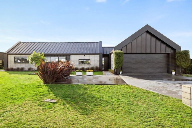 Photo of property in 16 Kaniera Terrace, Cambridge, 3434