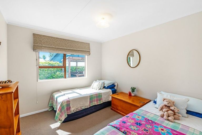 Photo of property in 15 Kanawa Street, Waikanae, 5036