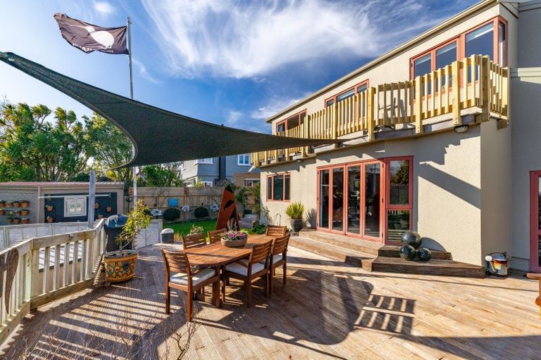 Photo of property in 25 Rogan Street, New Plymouth, 4310