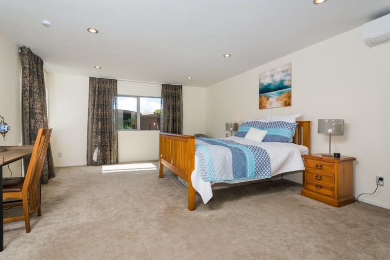 Photo of property in 1/76 Glamorgan Drive, Torbay, Auckland, 0630