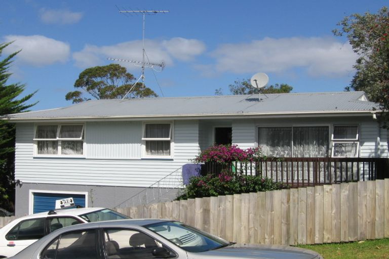 Photo of property in 27 Japonica Drive, Beach Haven, Auckland, 0626