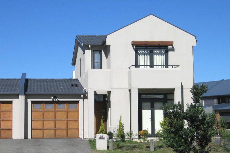 Photo of property in 64 Gunner Drive, Te Atatu Peninsula, Auckland, 0610