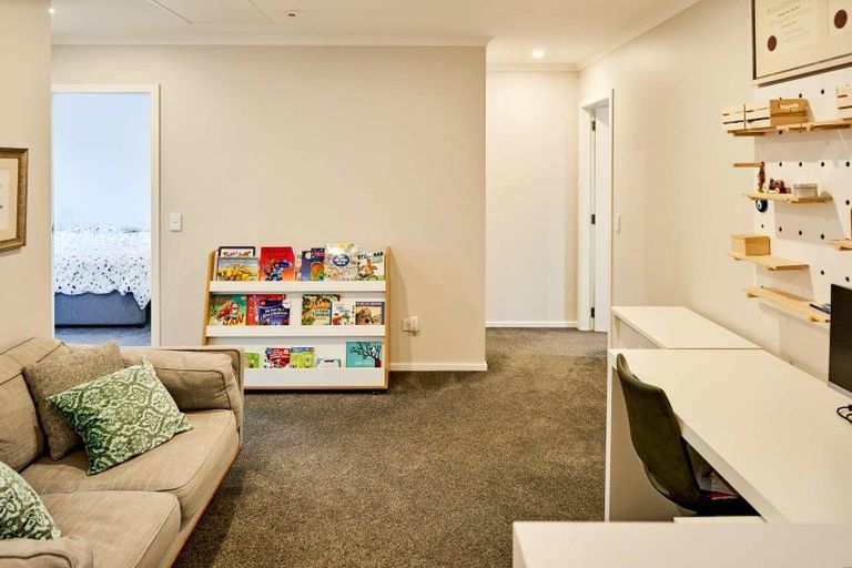 Photo of property in 12 Bluff Road, Kenepuru, Porirua, 5022