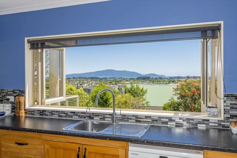 Photo of property in 115 Winara Avenue, Waikanae, 5036