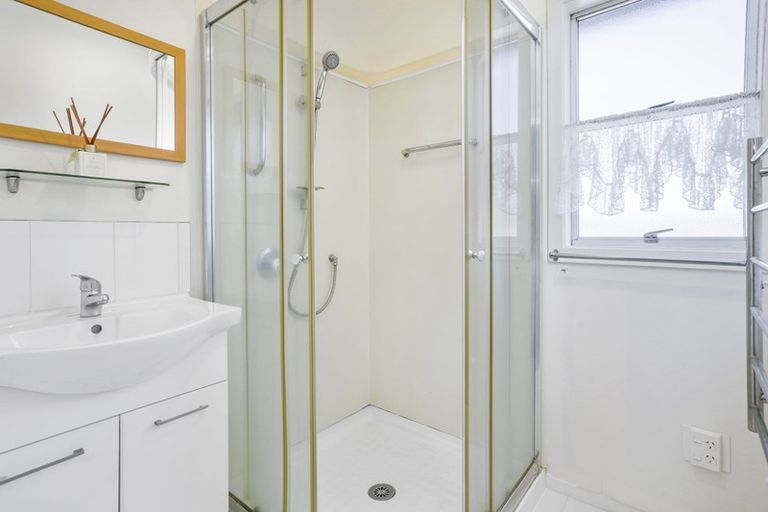 Photo of property in 87a Edmonton Road, Henderson, Auckland, 0612