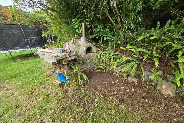 Photo of property in 73 Valley Road, Paraparaumu, 5032