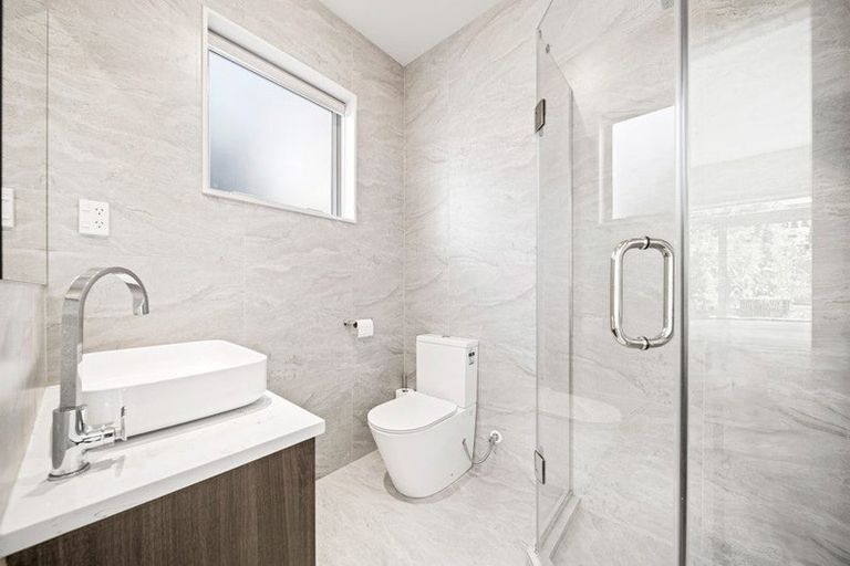 Photo of property in 1 Turutu Place, Long Bay, Auckland, 0630