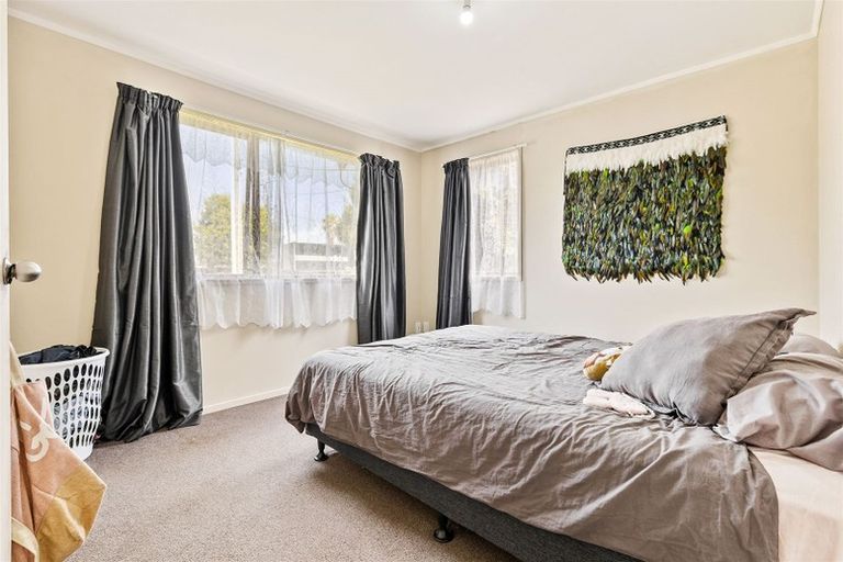 Photo of property in 337 Swanson Road, Ranui, Auckland, 0612