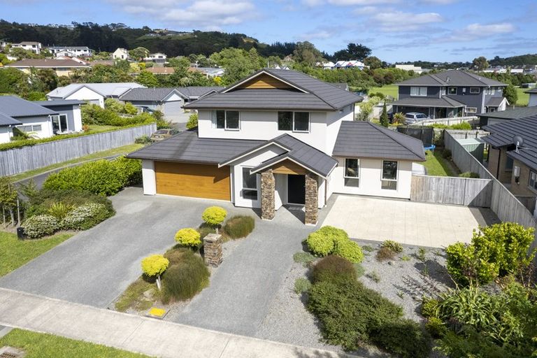 Photo of property in 40 Resolution Drive, Whitby, Porirua, 5024