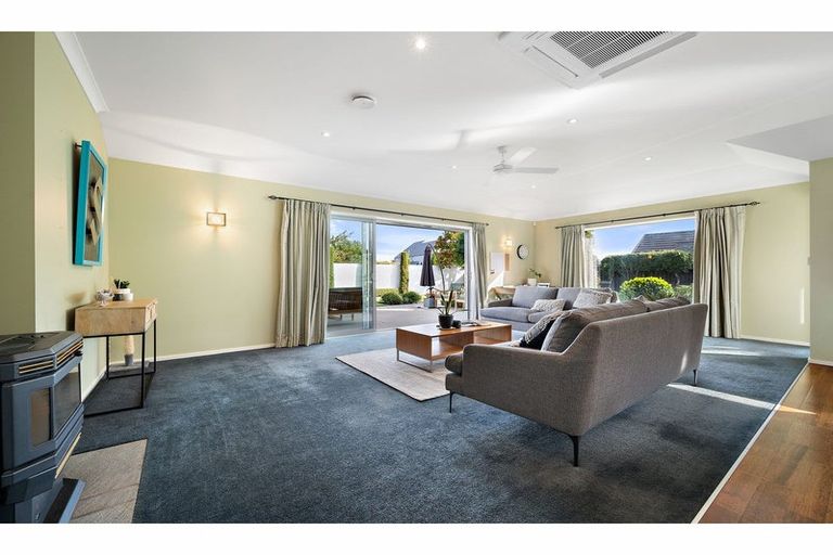 Photo of property in 12 Springwater Avenue, Northwood, Christchurch, 8051