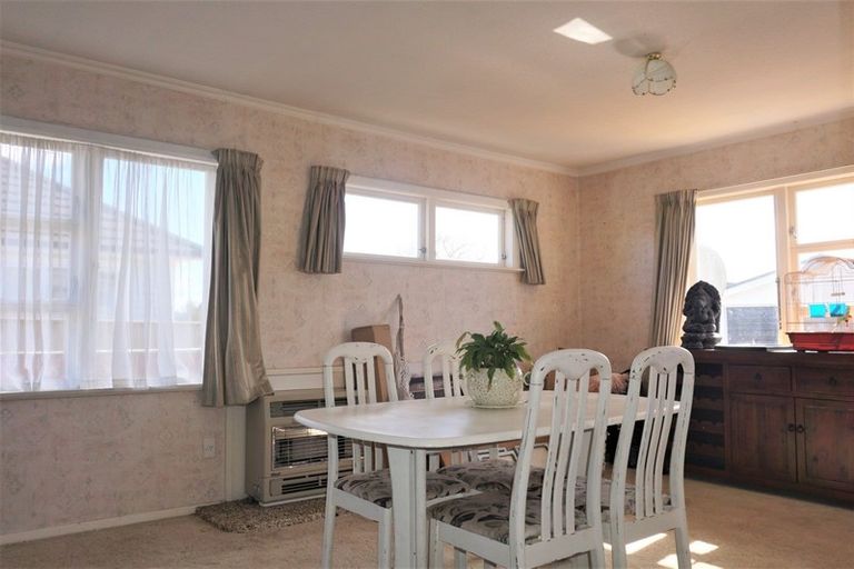 Photo of property in 52 Trafalgar Street, Levin, 5510