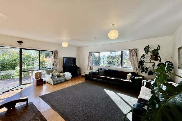 Photo of property in 6 Armstrong Avenue, Saint Martins, Christchurch, 8022