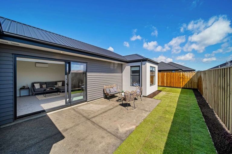 Photo of property in 21 Ellmers Street, Woodend, 7691