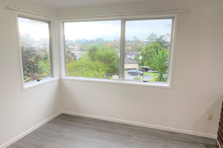 Photo of property in 14 Kilcar Place, Massey, Auckland, 0614
