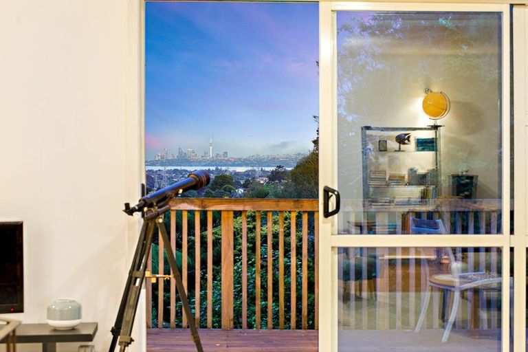 Photo of property in 317 Don Buck Road, Massey, Auckland, 0614