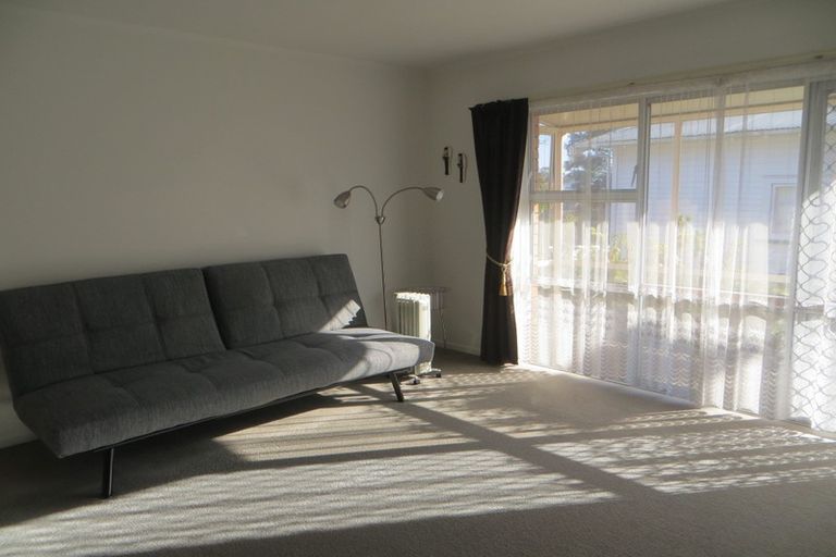 Photo of property in 2/17 Captain Scott Road, Glen Eden, Auckland, 0602