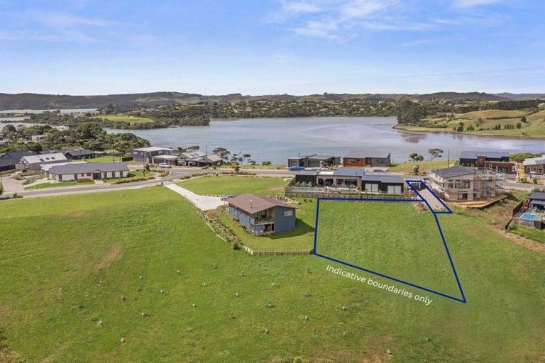 Photo of property in 48 Rangitahi Road, Raglan, 3225