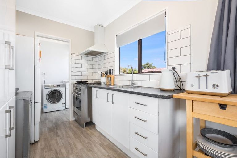 Photo of property in 15 Staysail Place, Whitby, Porirua, 5024