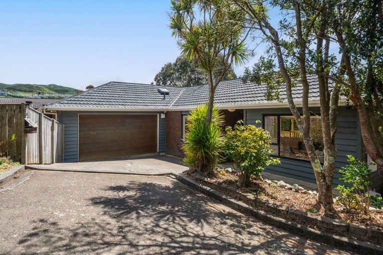 Photo of property in 5 Ashfield Grove, Churton Park, Wellington, 6037